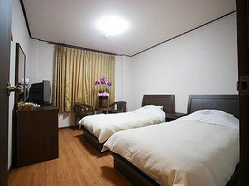 Manhattan Hotel Jeju Extérieur photo